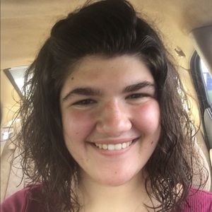 Meet your Posher, Adrienne